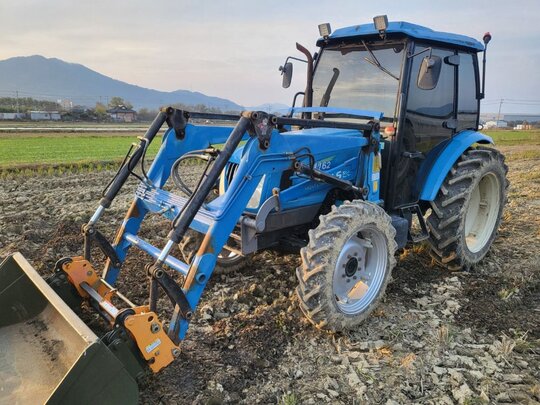 LS Tractor U62 (62hp) 앞좌측면