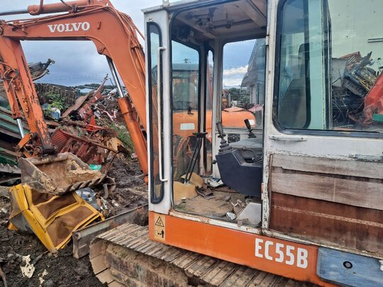  Excavator 02굴착기MX3.얀마엔진 (5톤) 앞좌측면