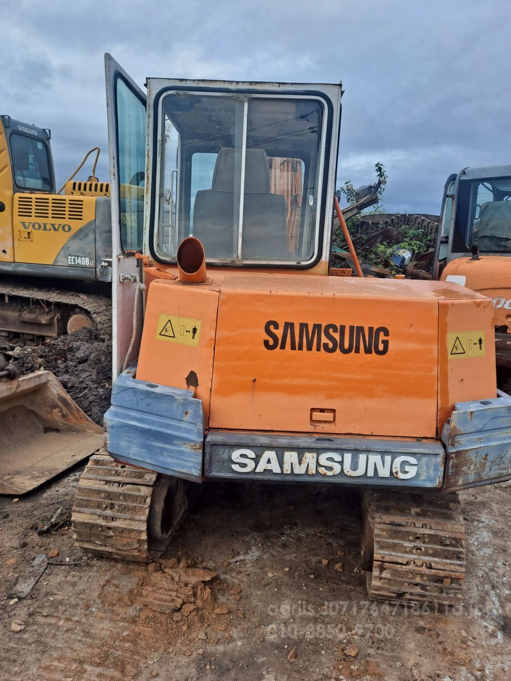  Excavator 02굴착기MX3.얀마엔진 (5톤) 뒤우측면