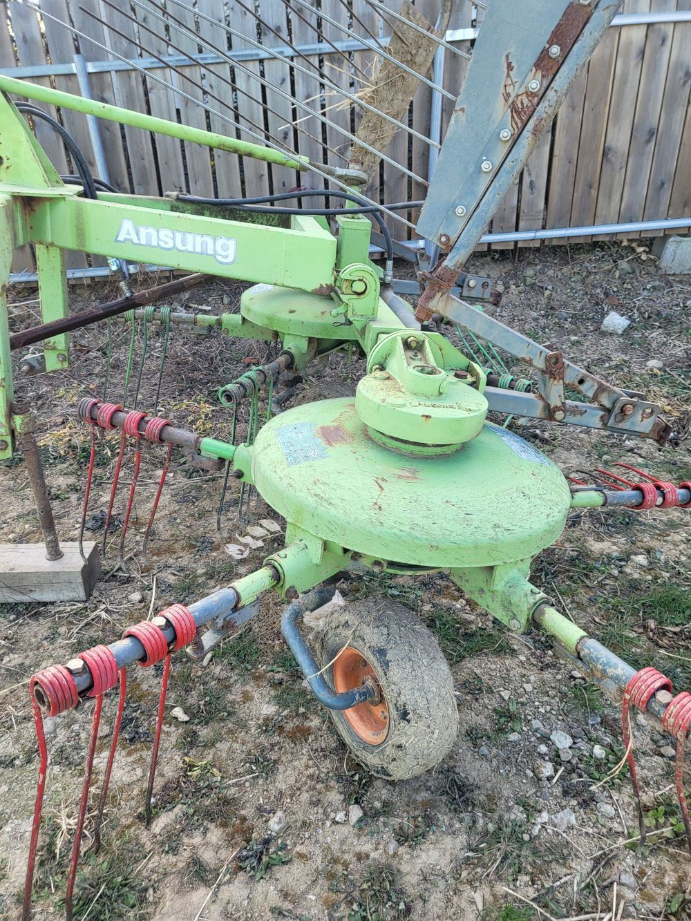  Rake 레이크  뒤우측면