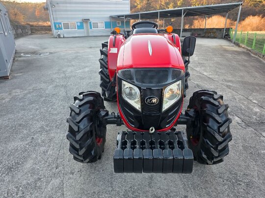 국제 트랙터 A4800 (48마력) 앞좌측면