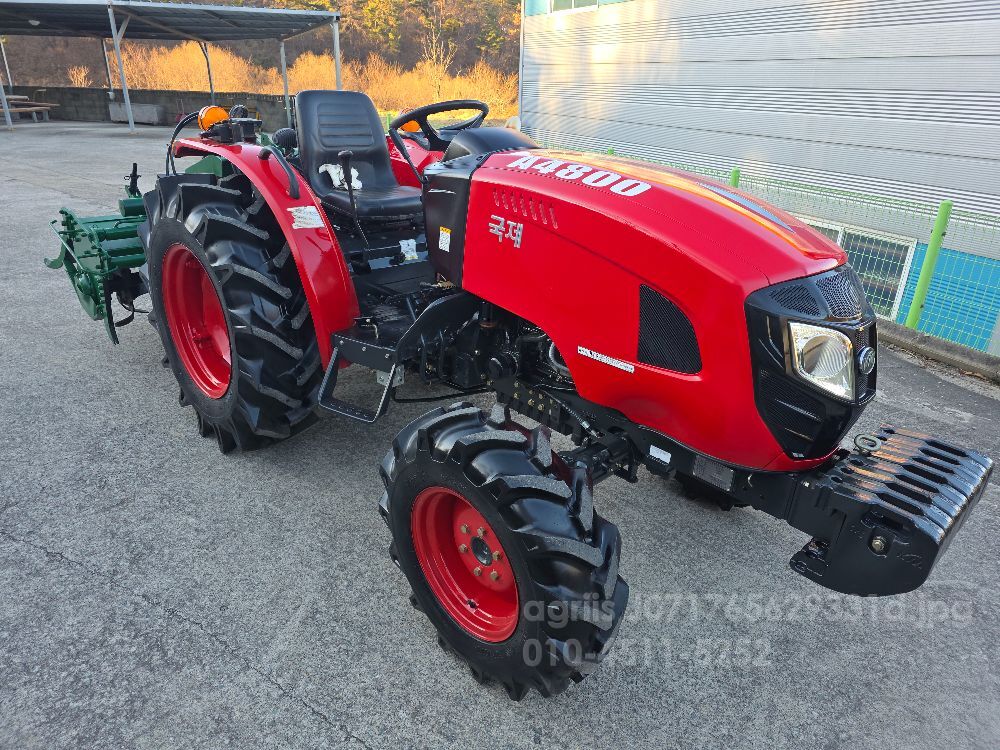 국제 트랙터 A4800 (48마력) 뒤우측면