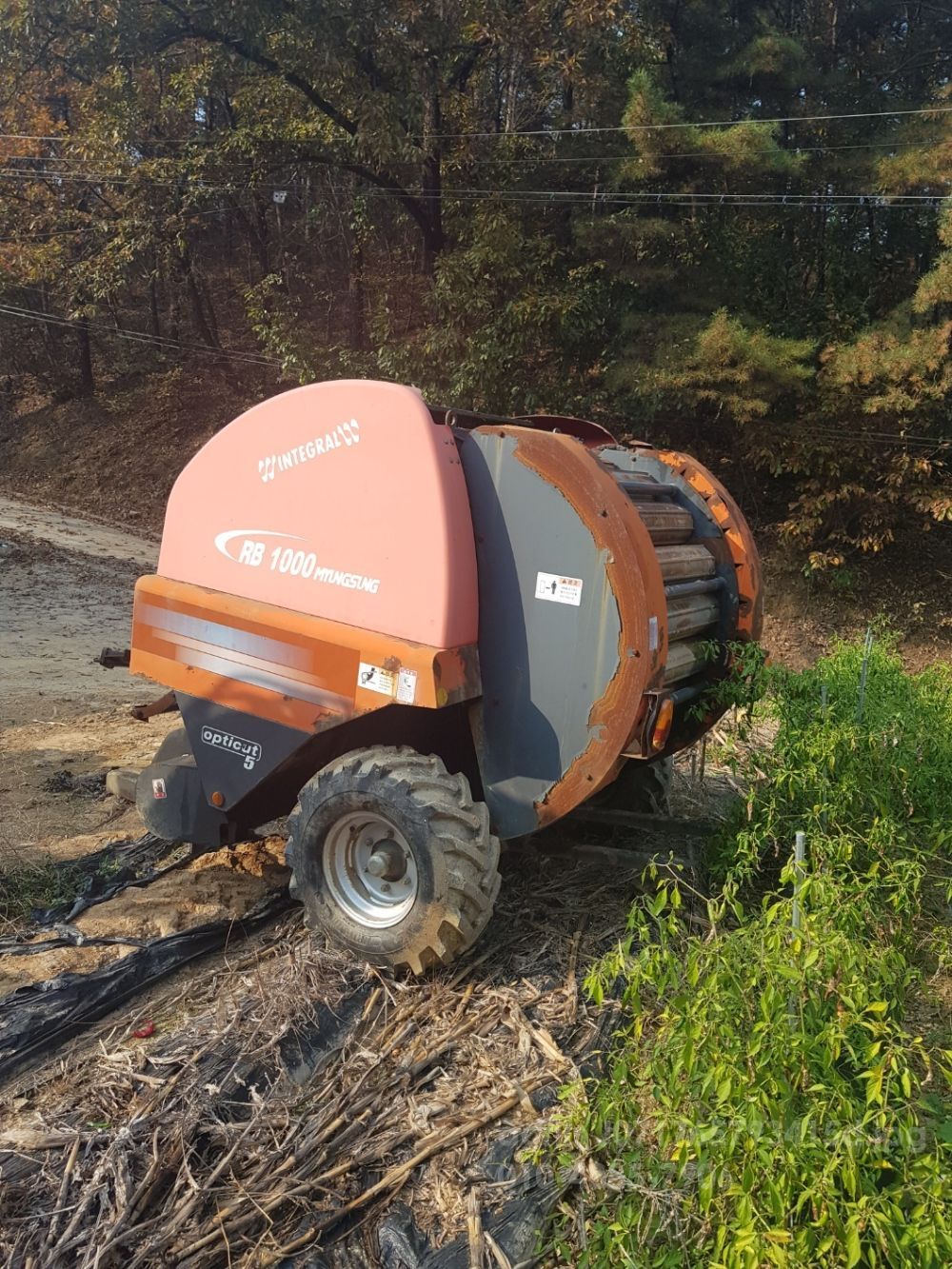  Round Baler RB1000  뒤우측면