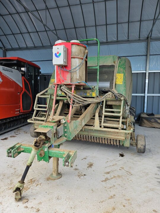  Round Baler 5600  앞좌측면