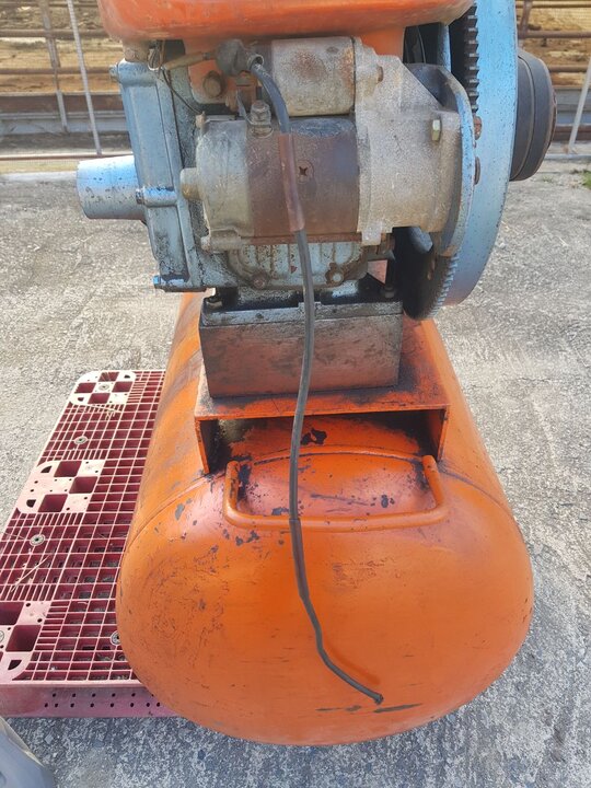  경운기 콤프레샤  경운기 콤프레샤   앞좌측면