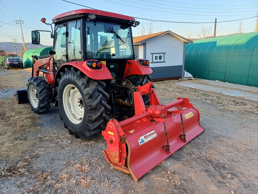 국제 트랙터 LUXEN65 (65마력) 앞좌측면