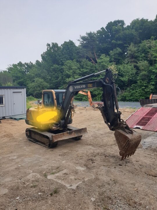 Volvo Excavator (5톤)  앞좌측면