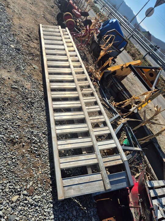 알류미늄 사다리5톤3600 5톤 알류미늄 사다리  5톤사다리 앞좌측면