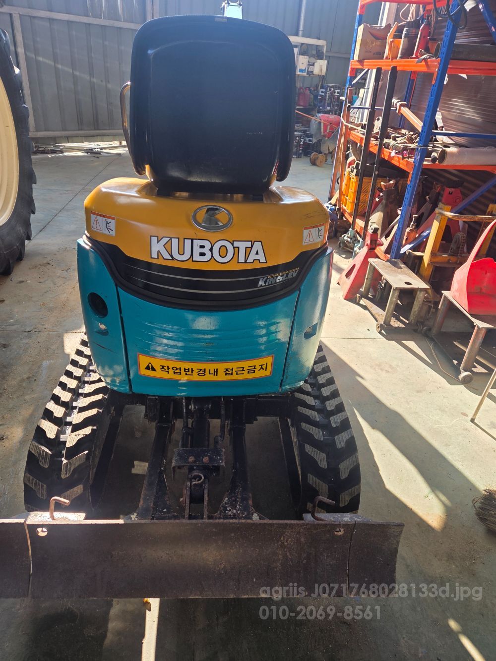Kubota Excavator U010 (1.0톤) 뒤우측면