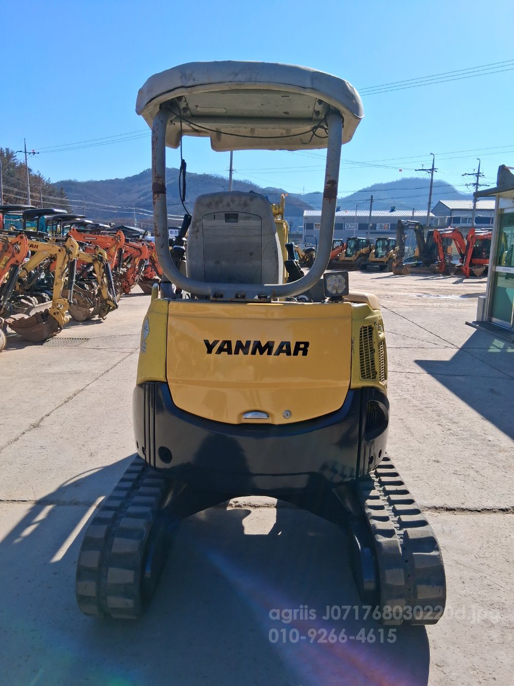얀마 굴삭기 VIO20 (2.0톤) 뒤우측면