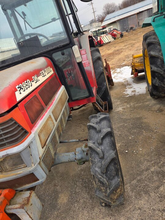 국제 트랙터 F3850 (38마력) 앞좌측면