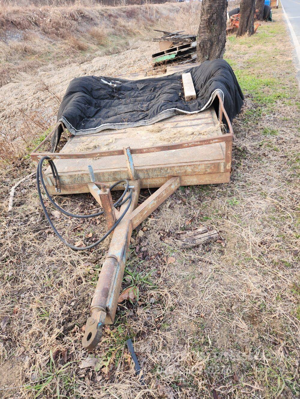  Trailer 4조 콤바인  앞좌측면