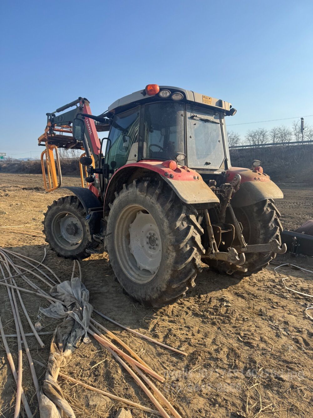 아세아 트랙터 MF5711 (110마력) 뒤우측면