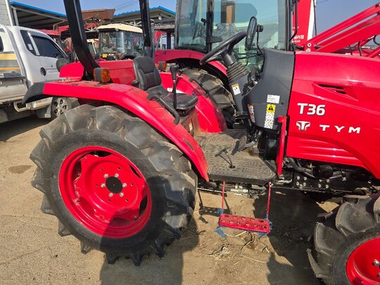 TYM Tractor T36 (34.2hp) 앞좌측면