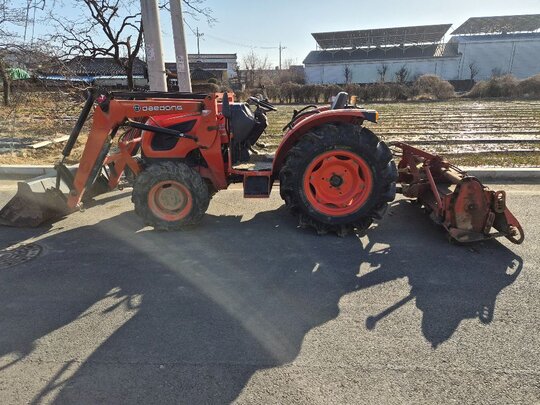 Daedong Tractor DK450 (45hp) 앞좌측면