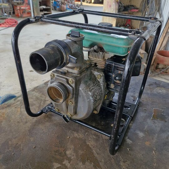  엔진양수기 PE80  앞좌측면