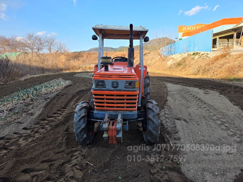 Daedong Tractor L3503 (35hp) 뒤우측면