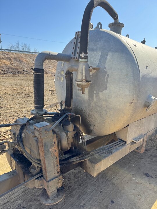 안성퇴비살포기 퇴비살포기4톤 퇴비살포기4톤 앞좌측면