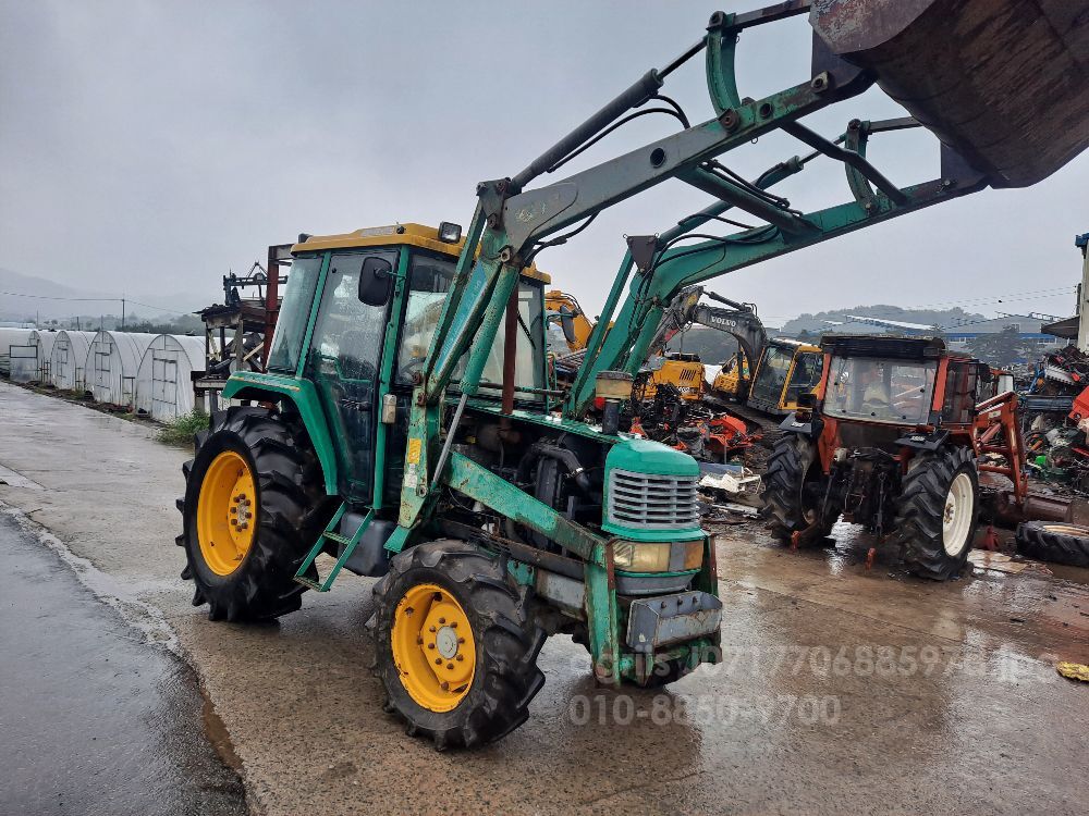 대동 트랙터 D56 (56마력) 뒤우측면