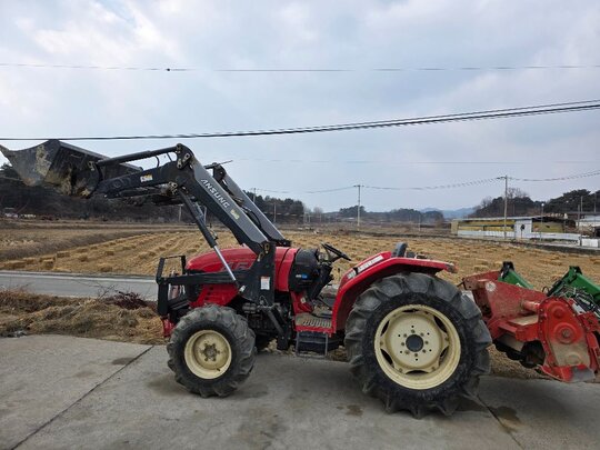 국제 트랙터 NF455 (45마력) 앞좌측면