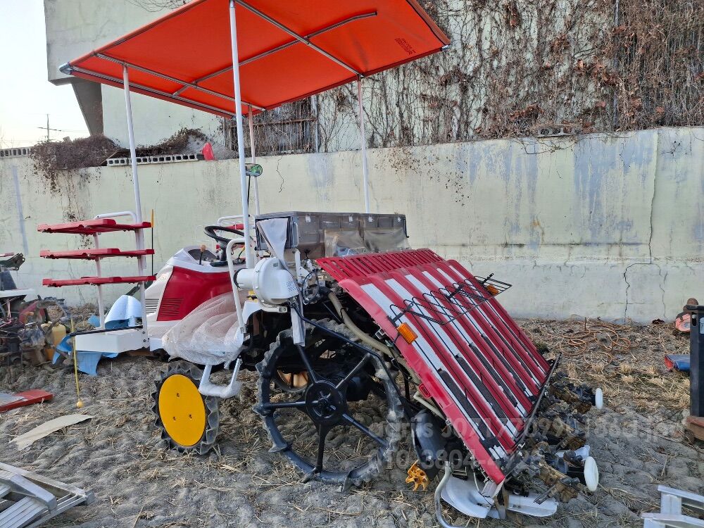 얀마 이앙기 VP60SDX (6조식) 뒤우측면