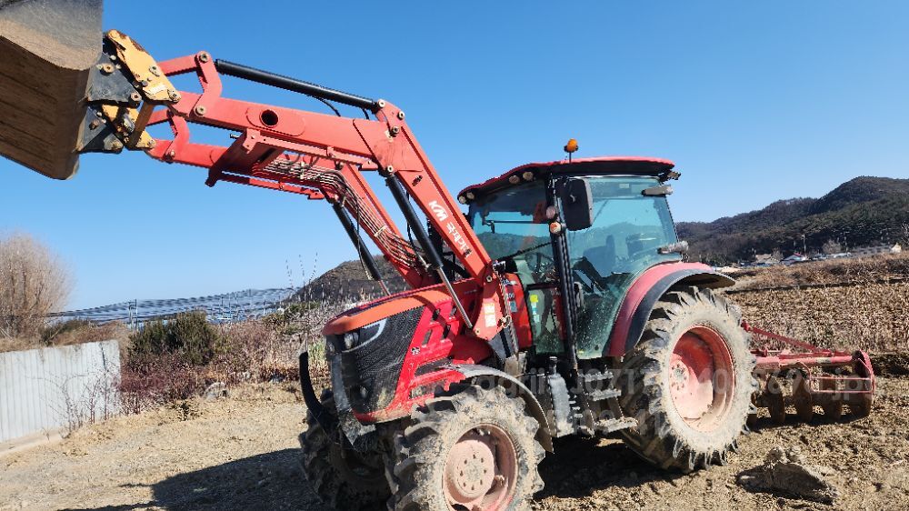 국제 트랙터 LUXEN1200 (117마력) 뒤우측면