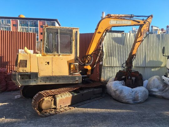 삼성굴삭기sE25 굴삭기 SE25 (49톤) 앞좌측면