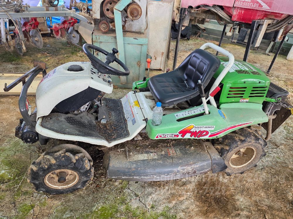 아세아 승용 제초기 4W 승용제초기 4W 뒤우측면