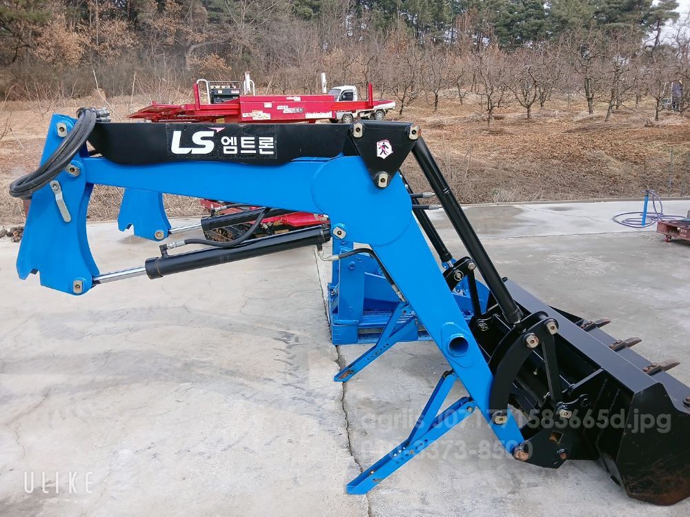 LS Loader 엠트론  뒤우측면