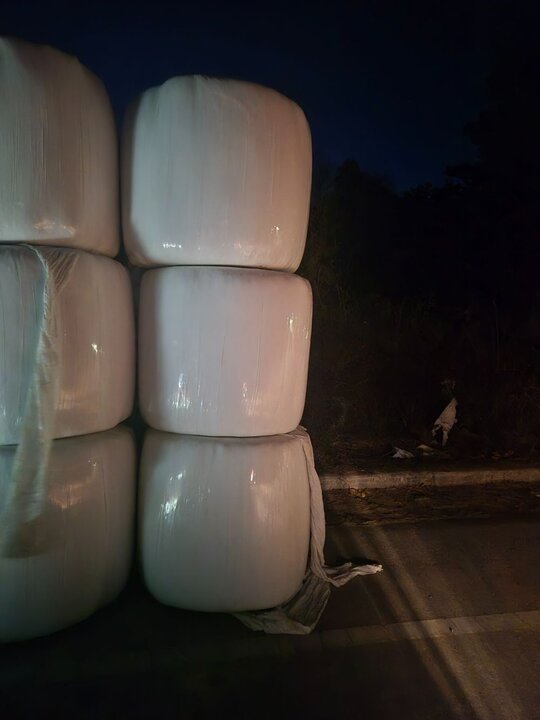  중형볏짚  중형볏짚   앞좌측면