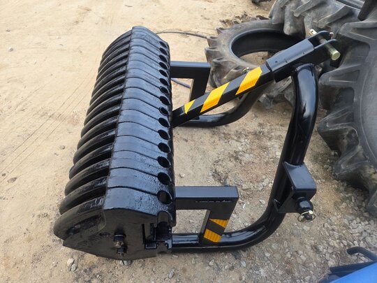 효창 무게추다이. 550킬로 무게추16장포함 550키로 효창웨이트다이 웨이트포함 앞좌측면