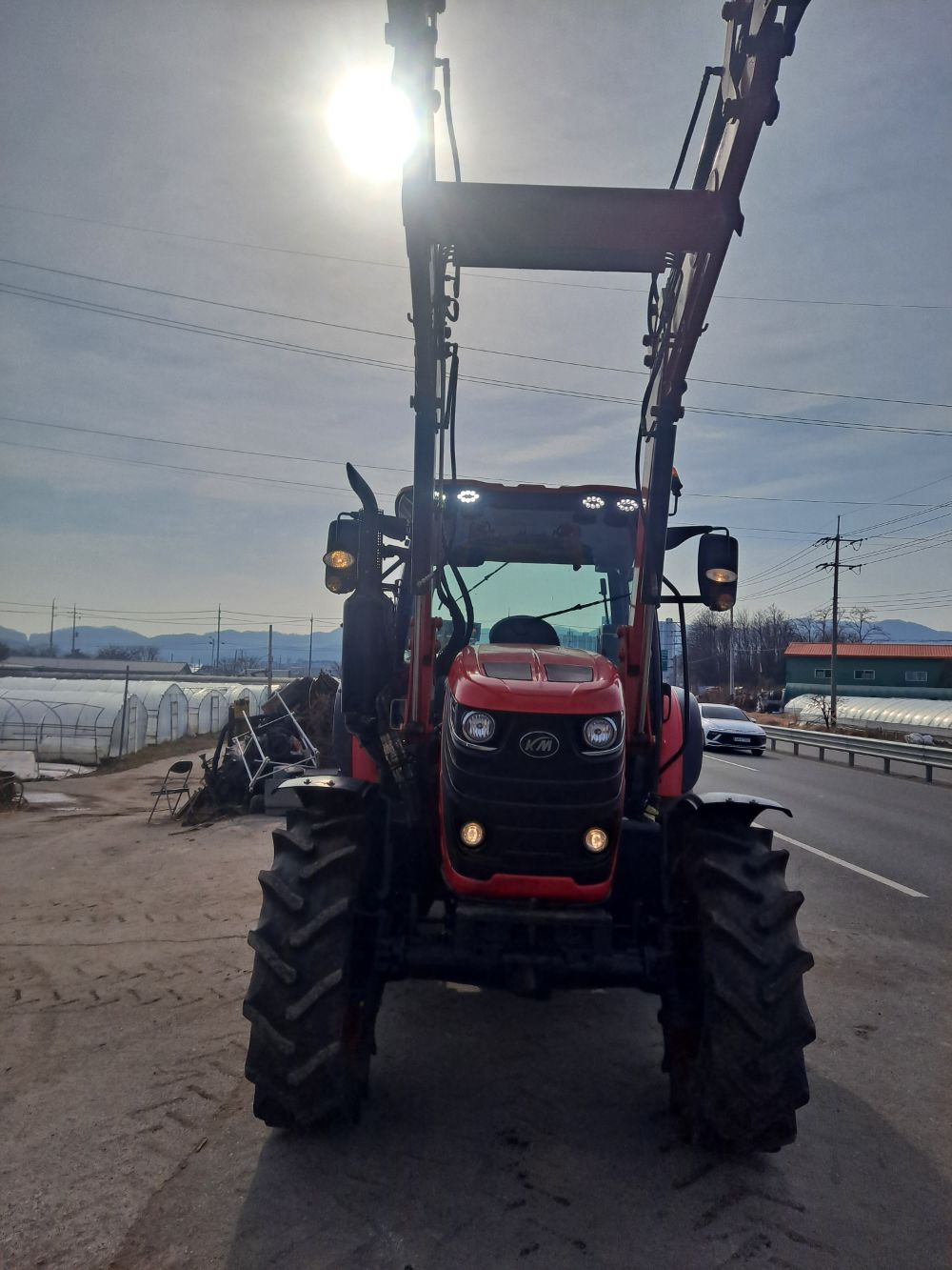 국제 트랙터 LUXEN1200 (117마력) 앞좌측면