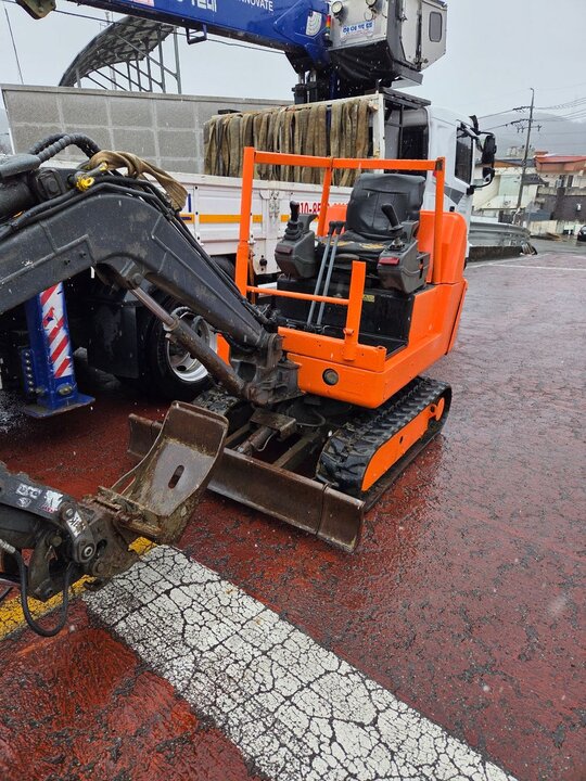  015굴삭기 E015  앞좌측면