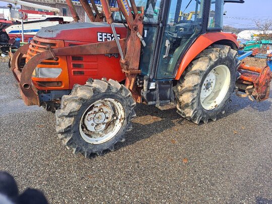 국제 트랙터 EF525 (52마력) 앞좌측면