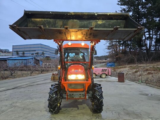 대동 트랙터 D581 (58마력) 앞좌측면