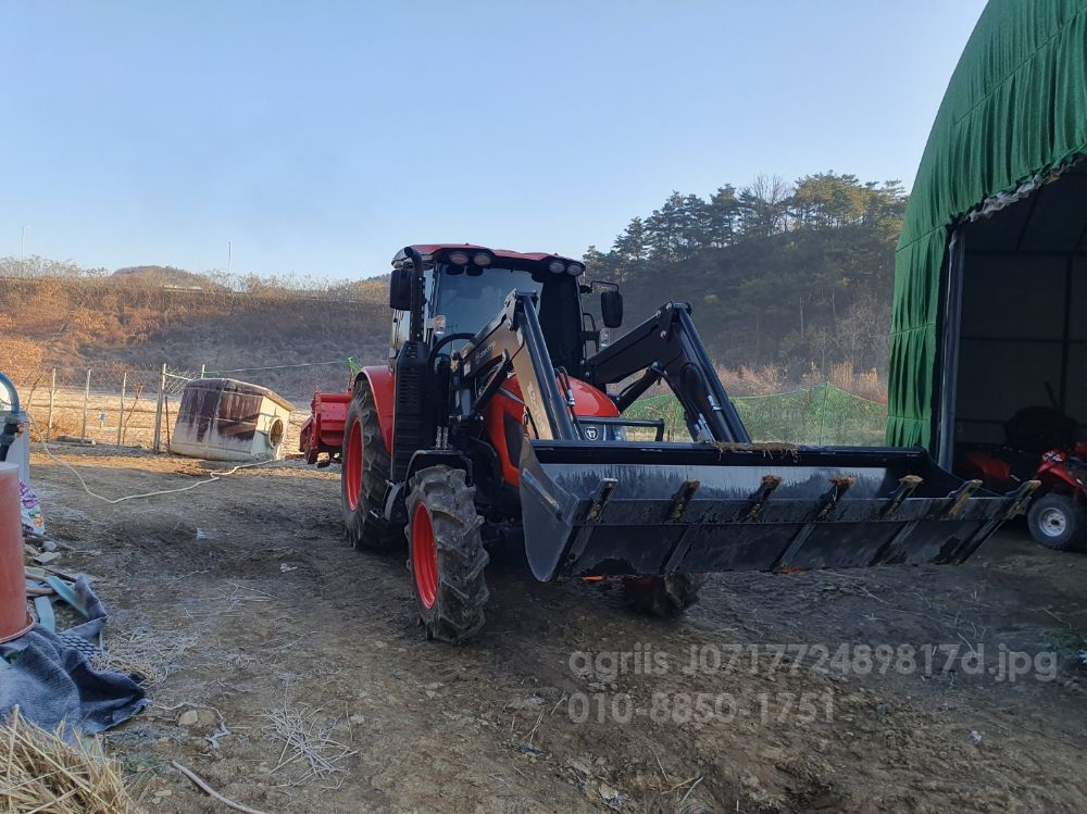 대동 트랙터 FX850 (85마력) 뒤우측면