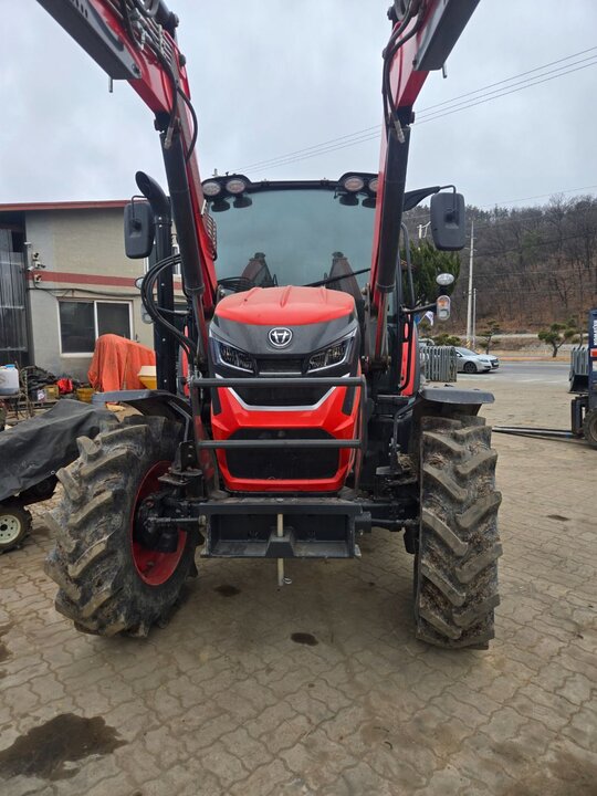 대동 트랙터 HX1000 (111마력) 앞좌측면