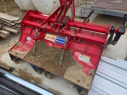 불스 휴립복토기 불스 휴립 복토기 BG-800B 앞좌측면