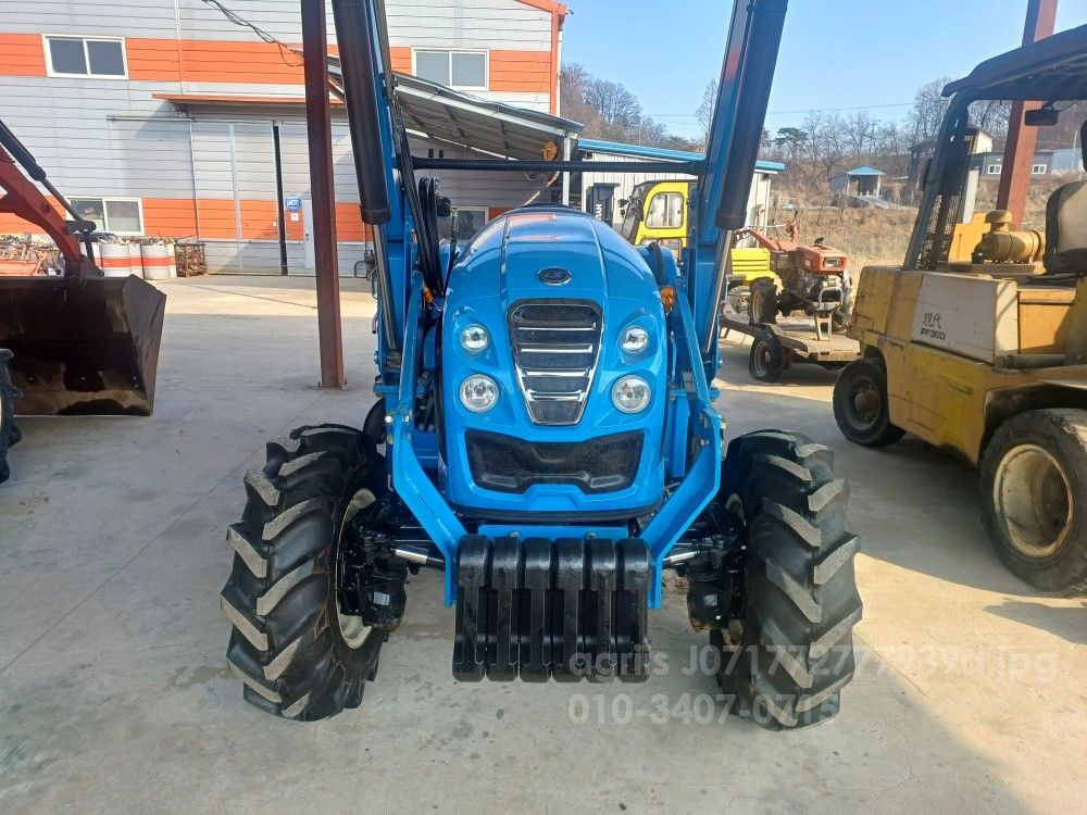 LS Tractor XR4155 (55.7hp) 뒤우측면
