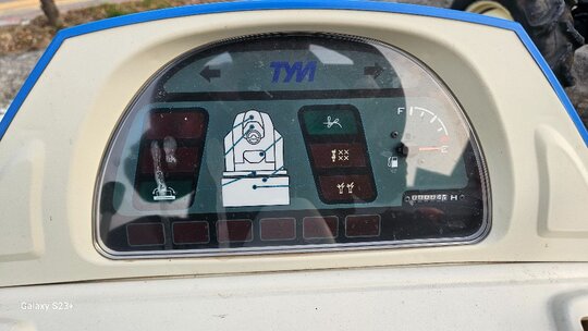 TYM Rice transplanter PRO600 (6Rows) 앞좌측면