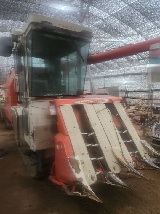 Daedong Combine Harvester DSM72 (4Rows) 앞좌측면