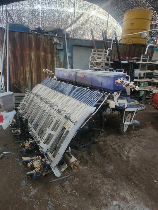 TYM Combine Harvester ISEKI (6Rows) 앞좌측면