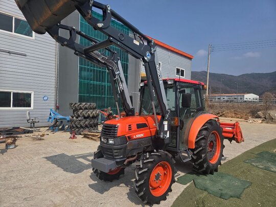 Kubota Tractor L550C (57hp) 앞좌측면