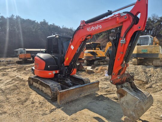 Kubota Excavator KX57S (5.7톤) 앞좌측면
