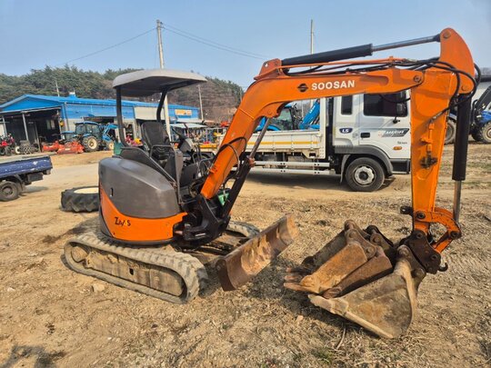  Excavator ZX30U-2 (3톤) 앞좌측면