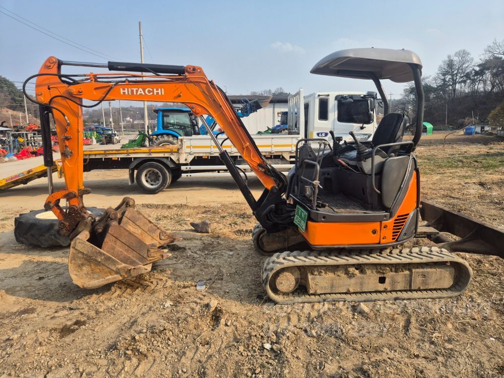  Excavator ZX30U-2 (3톤) 뒤우측면