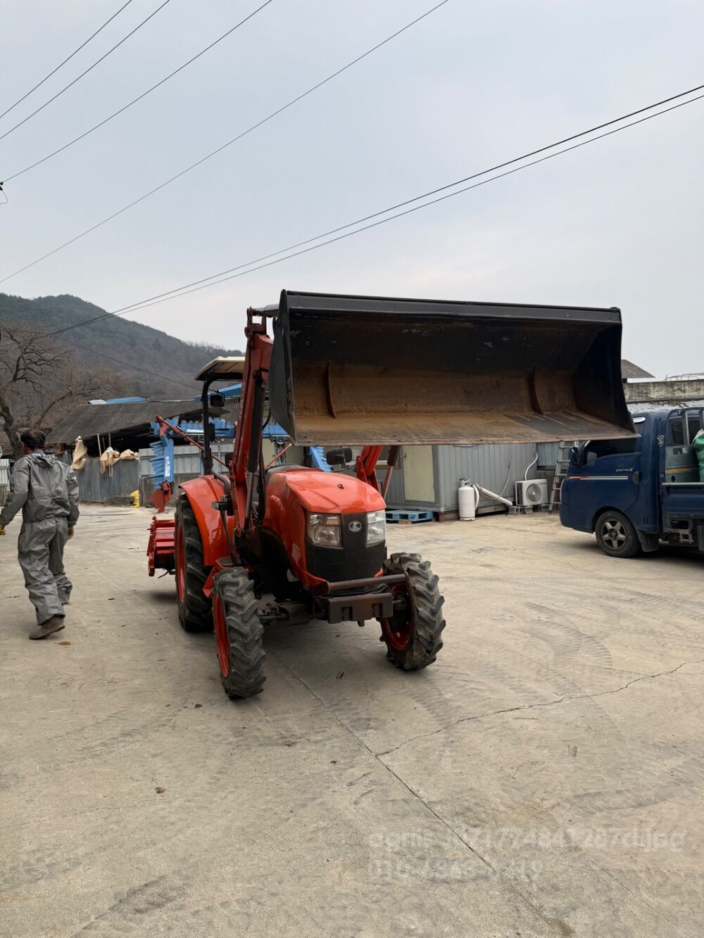 Kubota Tractor L60K (62hp) 뒤우측면