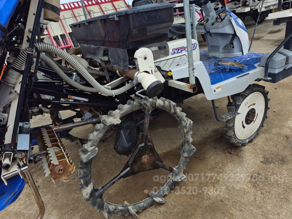 TYM Combine Harvester ISEKI (6Rows) 뒤우측면