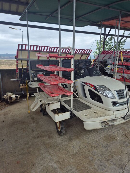 Kukje Rice transplanter RGO-80SD (8Rows) 앞좌측면