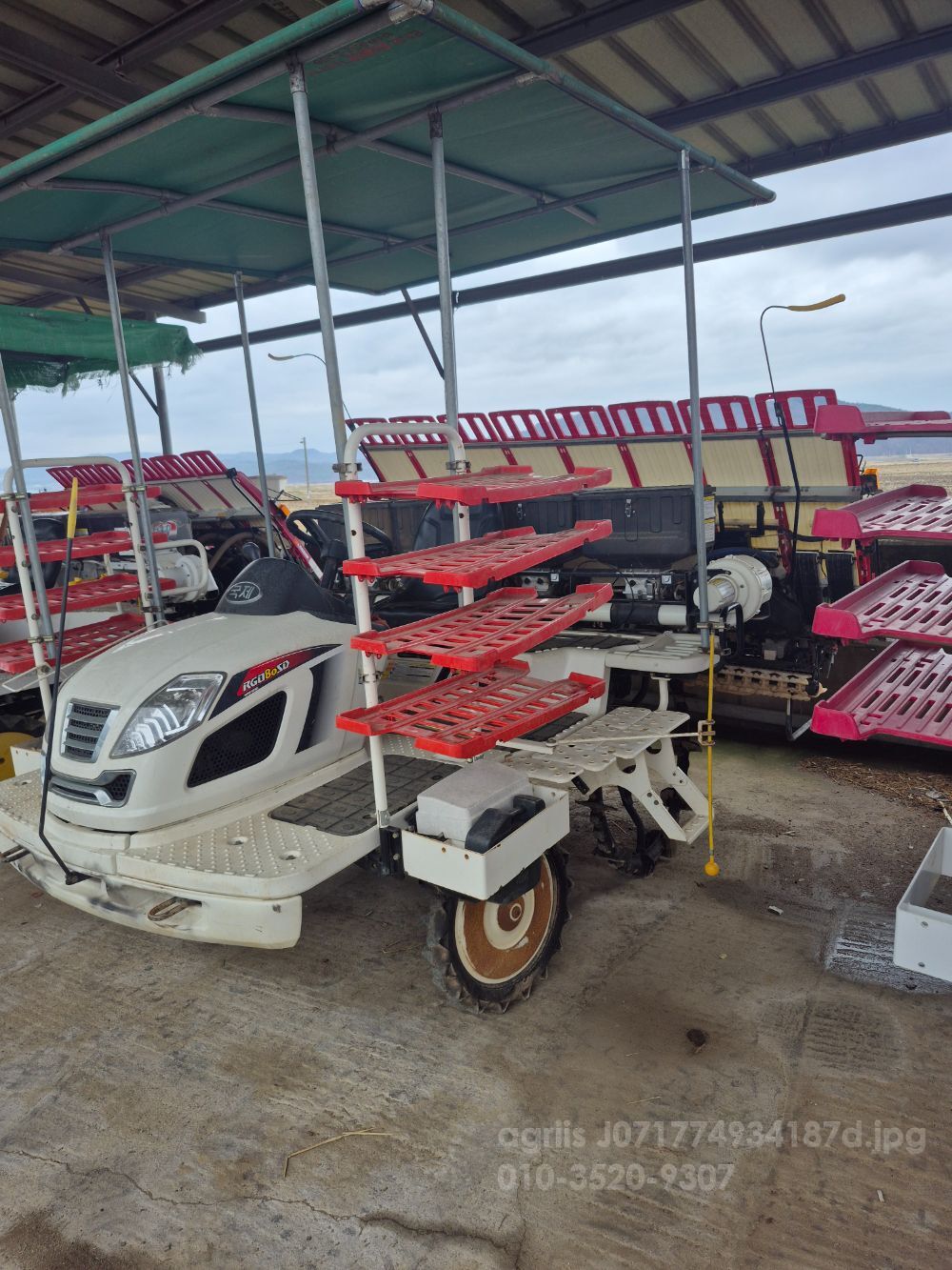 Kukje Rice transplanter RGO-80SD (8Rows) 뒤우측면